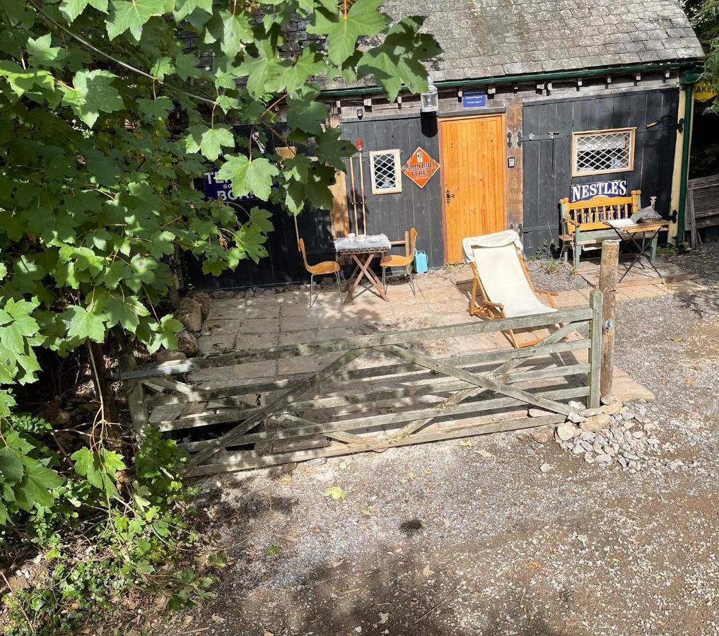 Remarkable Boultons Barn With Hot Tub Newton Abbot Dış mekan fotoğraf